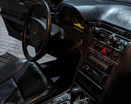 Зелений Мерседес Е-Клас, об'ємом двигуна 2.8 л та пробігом 400 тис. км за 3000 $, фото 5 на Automoto.ua