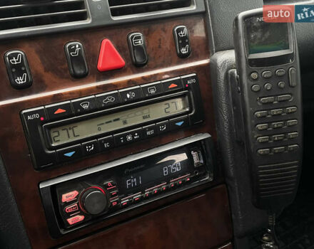 Зеленый Мерседес Е-Класс, объемом двигателя 3.2 л и пробегом 333 тыс. км за 2450 $, фото 10 на Automoto.ua