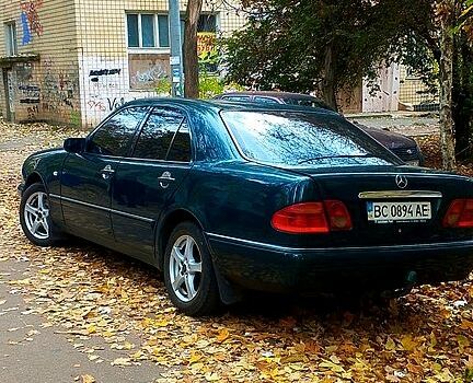 Зелений Мерседес Е-Клас, об'ємом двигуна 2.2 л та пробігом 300 тис. км за 3700 $, фото 4 на Automoto.ua