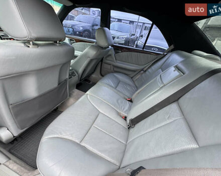 Зелений Мерседес Е-Клас, об'ємом двигуна 4.2 л та пробігом 250 тис. км за 3500 $, фото 6 на Automoto.ua