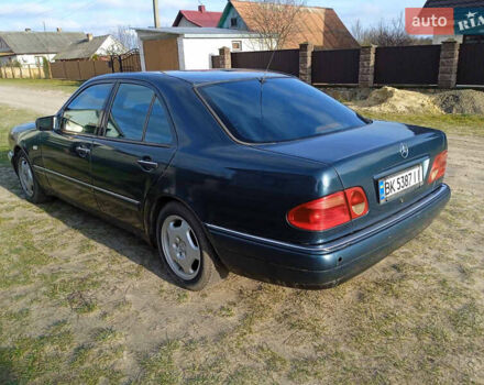 Зелений Мерседес Е-Клас, об'ємом двигуна 2.87 л та пробігом 432 тис. км за 3600 $, фото 12 на Automoto.ua