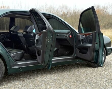 Зеленый Мерседес Е-Класс, объемом двигателя 2.4 л и пробегом 360 тыс. км за 3400 $, фото 7 на Automoto.ua