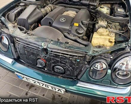 Зелений Мерседес Е-Клас, об'ємом двигуна 2.8 л та пробігом 278 тис. км за 2999 $, фото 4 на Automoto.ua