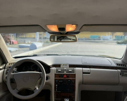 Зеленый Мерседес Е-Класс, объемом двигателя 2.8 л и пробегом 280 тыс. км за 5500 $, фото 8 на Automoto.ua