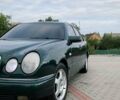 Зеленый Мерседес Е-Класс, объемом двигателя 2.4 л и пробегом 375 тыс. км за 3500 $, фото 2 на Automoto.ua