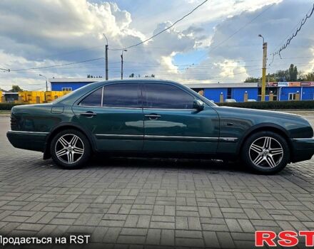 Зелений Мерседес Е-Клас, об'ємом двигуна 2.8 л та пробігом 278 тис. км за 2999 $, фото 2 на Automoto.ua