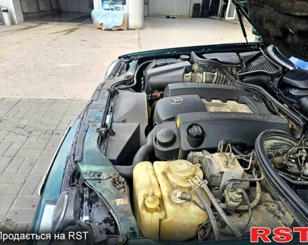 Зелений Мерседес Е-Клас, об'ємом двигуна 2.8 л та пробігом 278 тис. км за 2999 $, фото 5 на Automoto.ua