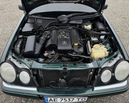 Зеленый Мерседес Е-Класс, объемом двигателя 2.4 л и пробегом 360 тыс. км за 3400 $, фото 19 на Automoto.ua