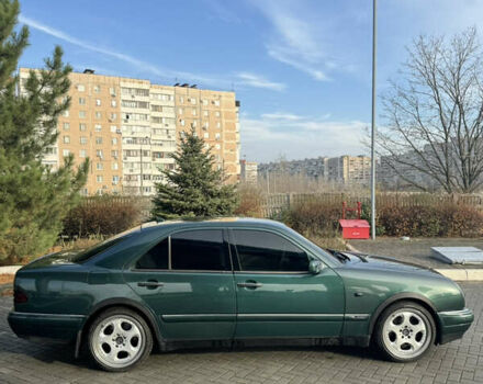 Зеленый Мерседес Е-Класс, объемом двигателя 2.8 л и пробегом 280 тыс. км за 5500 $, фото 6 на Automoto.ua