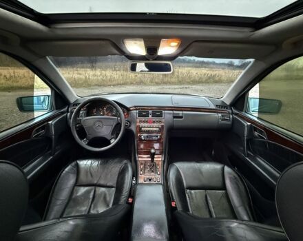 Зеленый Мерседес Е-Класс, объемом двигателя 2.4 л и пробегом 360 тыс. км за 3400 $, фото 9 на Automoto.ua