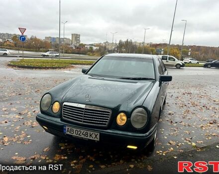 Зелений Мерседес Е-Клас, об'ємом двигуна 2 л та пробігом 400 тис. км за 3800 $, фото 9 на Automoto.ua