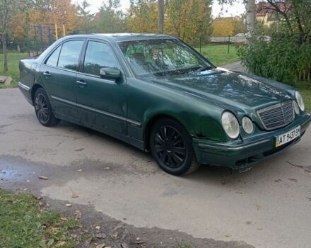 Мерседес Е-Клас 1999 у Калуше на Automoto.ua Зелений Мерседес Е-Клас, об'ємом двигуна 2.7 л та пробігом 420 тис. км за 1950 $, фото 2 на Automoto.ua