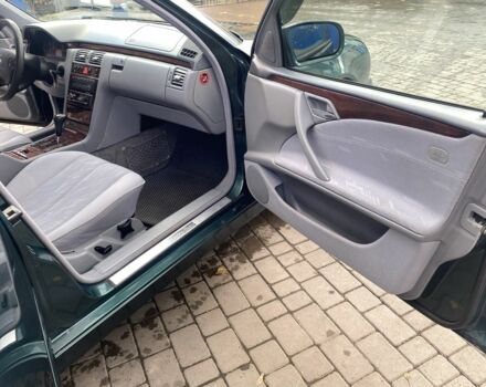 Мерседес Е-Класс 1999 в Долине на Automoto.ua Зеленый Мерседес Е-Класс, объемом двигателя 2.7 л и пробегом 410 тыс. км за 5250 $, фото 16 на Automoto.ua