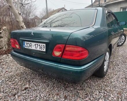 Зелений Мерседес Е-Клас, об'ємом двигуна 0 л та пробігом 254 тис. км за 1500 $, фото 6 на Automoto.ua