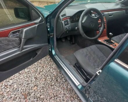 Зелений Мерседес Е-Клас, об'ємом двигуна 0 л та пробігом 254 тис. км за 1500 $, фото 3 на Automoto.ua