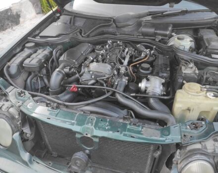 Зеленый Мерседес Е-Класс, объемом двигателя 2.2 л и пробегом 320 тыс. км за 3300 $, фото 12 на Automoto.ua