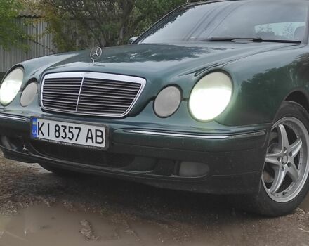 Зеленый Мерседес Е-Класс, объемом двигателя 2.2 л и пробегом 320 тыс. км за 3300 $, фото 2 на Automoto.ua