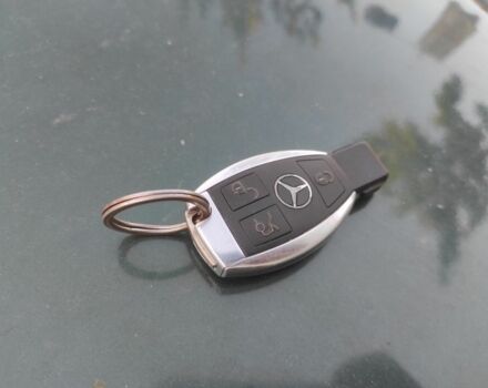 Зеленый Мерседес Е-Класс, объемом двигателя 2.2 л и пробегом 320 тыс. км за 3300 $, фото 9 на Automoto.ua