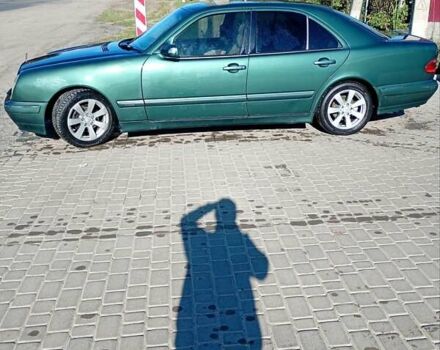 Зеленый Мерседес Е-Класс, объемом двигателя 2.15 л и пробегом 481 тыс. км за 4000 $, фото 9 на Automoto.ua