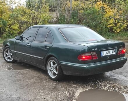 Зеленый Мерседес Е-Класс, объемом двигателя 2.2 л и пробегом 320 тыс. км за 3300 $, фото 7 на Automoto.ua
