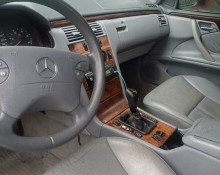 Зеленый Мерседес Е-Класс, объемом двигателя 2.15 л и пробегом 481 тыс. км за 4000 $, фото 5 на Automoto.ua