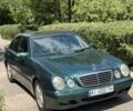 Зеленый Мерседес Е-Класс, объемом двигателя 2.2 л и пробегом 333 тыс. км за 3000 $, фото 1 на Automoto.ua