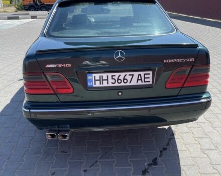 Зеленый Мерседес Е-Класс, объемом двигателя 2 л и пробегом 400 тыс. км за 3000 $, фото 2 на Automoto.ua