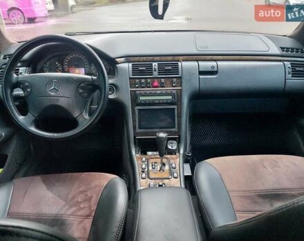 Зелений Мерседес Е-Клас, об'ємом двигуна 2 л та пробігом 331 тис. км за 4450 $, фото 5 на Automoto.ua