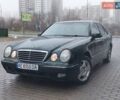 Зелений Мерседес Е-Клас, об'ємом двигуна 2 л та пробігом 331 тис. км за 4450 $, фото 1 на Automoto.ua