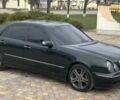 Зеленый Мерседес Е-Класс, объемом двигателя 2 л и пробегом 400 тыс. км за 3500 $, фото 1 на Automoto.ua
