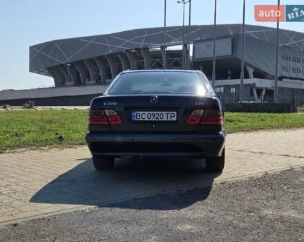 Зеленый Мерседес Е-Класс, объемом двигателя 2.15 л и пробегом 290 тыс. км за 5499 $, фото 10 на Automoto.ua
