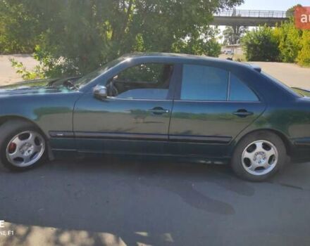 Зеленый Мерседес Е-Класс, объемом двигателя 2.2 л и пробегом 450 тыс. км за 4800 $, фото 10 на Automoto.ua