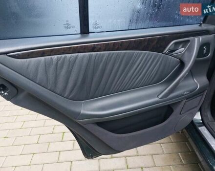 Зелений Мерседес Е-Клас, об'ємом двигуна 2 л та пробігом 331 тис. км за 4450 $, фото 9 на Automoto.ua