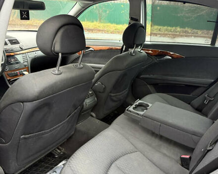 Зелений Мерседес Е-Клас, об'ємом двигуна 3.2 л та пробігом 400 тис. км за 4699 $, фото 7 на Automoto.ua