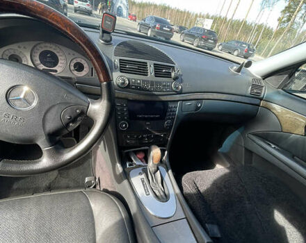 Зелений Мерседес Е-Клас, об'ємом двигуна 3.2 л та пробігом 395 тис. км за 6500 $, фото 13 на Automoto.ua