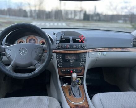 Зелений Мерседес Е-Клас, об'ємом двигуна 2.2 л та пробігом 350 тис. км за 2070 $, фото 7 на Automoto.ua