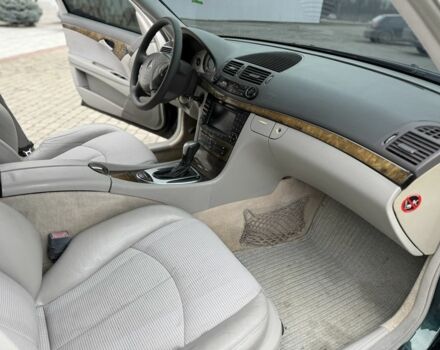 Зелений Мерседес Е-Клас, об'ємом двигуна 2.7 л та пробігом 318 тис. км за 6500 $, фото 21 на Automoto.ua