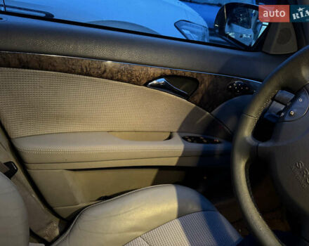 Зеленый Мерседес Е-Класс, объемом двигателя 2.7 л и пробегом 517 тыс. км за 5299 $, фото 9 на Automoto.ua