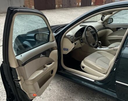 Зеленый Мерседес Е-Класс, объемом двигателя 2.7 л и пробегом 347 тыс. км за 3000 $, фото 5 на Automoto.ua