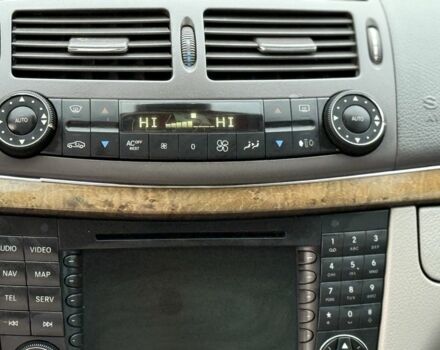 Зелений Мерседес Е-Клас, об'ємом двигуна 2.7 л та пробігом 318 тис. км за 6500 $, фото 18 на Automoto.ua