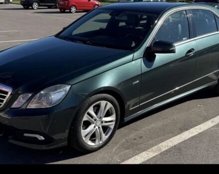 Зеленый Мерседес Е-Класс, объемом двигателя 2.2 л и пробегом 500 тыс. км за 4800 $, фото 1 на Automoto.ua