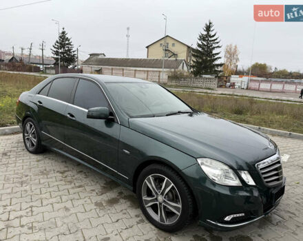 Зелений Мерседес Е-Клас, об'ємом двигуна 3.5 л та пробігом 262 тис. км за 11590 $, фото 4 на Automoto.ua