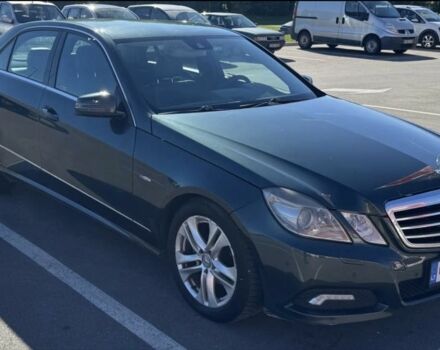 Зеленый Мерседес Е-Класс, объемом двигателя 2.2 л и пробегом 500 тыс. км за 4800 $, фото 2 на Automoto.ua