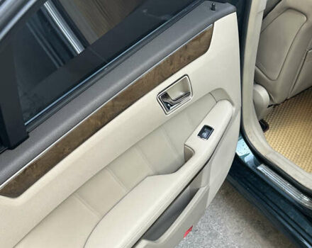 Зелений Мерседес Е-Клас, об'ємом двигуна 3.5 л та пробігом 262 тис. км за 11590 $, фото 7 на Automoto.ua