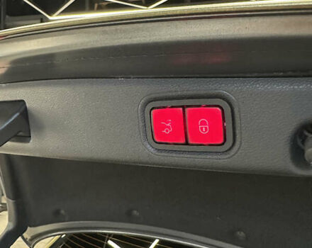 Мерседес Е-Клас 2018 у Києві на Automoto.ua Зелений Мерседес Е-Клас, об'ємом двигуна 3.98 л та пробігом 43 тис. км за 85000 $, фото 71 на Automoto.ua