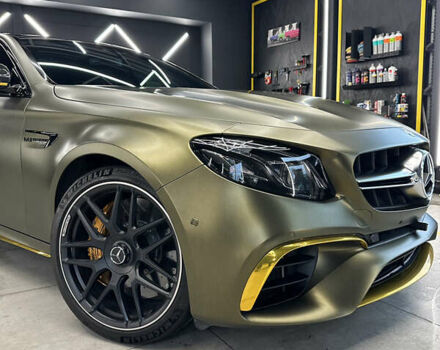 Мерседес Е-Клас 2018 у Києві на Automoto.ua Зелений Мерседес Е-Клас, об'ємом двигуна 3.98 л та пробігом 43 тис. км за 85000 $, фото 4 на Automoto.ua