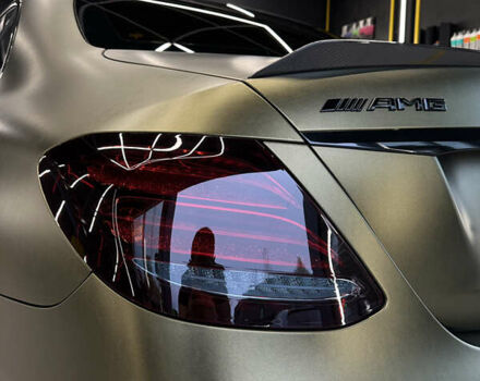 Мерседес Е-Клас 2018 у Києві на Automoto.ua Зелений Мерседес Е-Клас, об'ємом двигуна 3.98 л та пробігом 43 тис. км за 85000 $, фото 28 на Automoto.ua