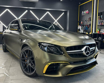 Мерседес Е-Клас 2018 у Києві на Automoto.ua Зелений Мерседес Е-Клас, об'ємом двигуна 3.98 л та пробігом 43 тис. км за 85000 $, фото 1 на Automoto.ua