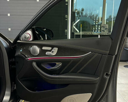 Мерседес Е-Клас 2018 у Києві на Automoto.ua Зелений Мерседес Е-Клас, об'ємом двигуна 3.98 л та пробігом 43 тис. км за 85000 $, фото 58 на Automoto.ua