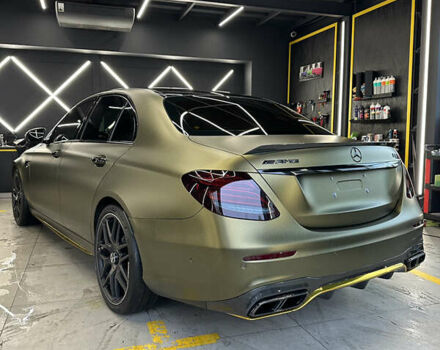 Мерседес Е-Клас 2018 у Києві на Automoto.ua Зелений Мерседес Е-Клас, об'ємом двигуна 3.98 л та пробігом 43 тис. км за 85000 $, фото 26 на Automoto.ua